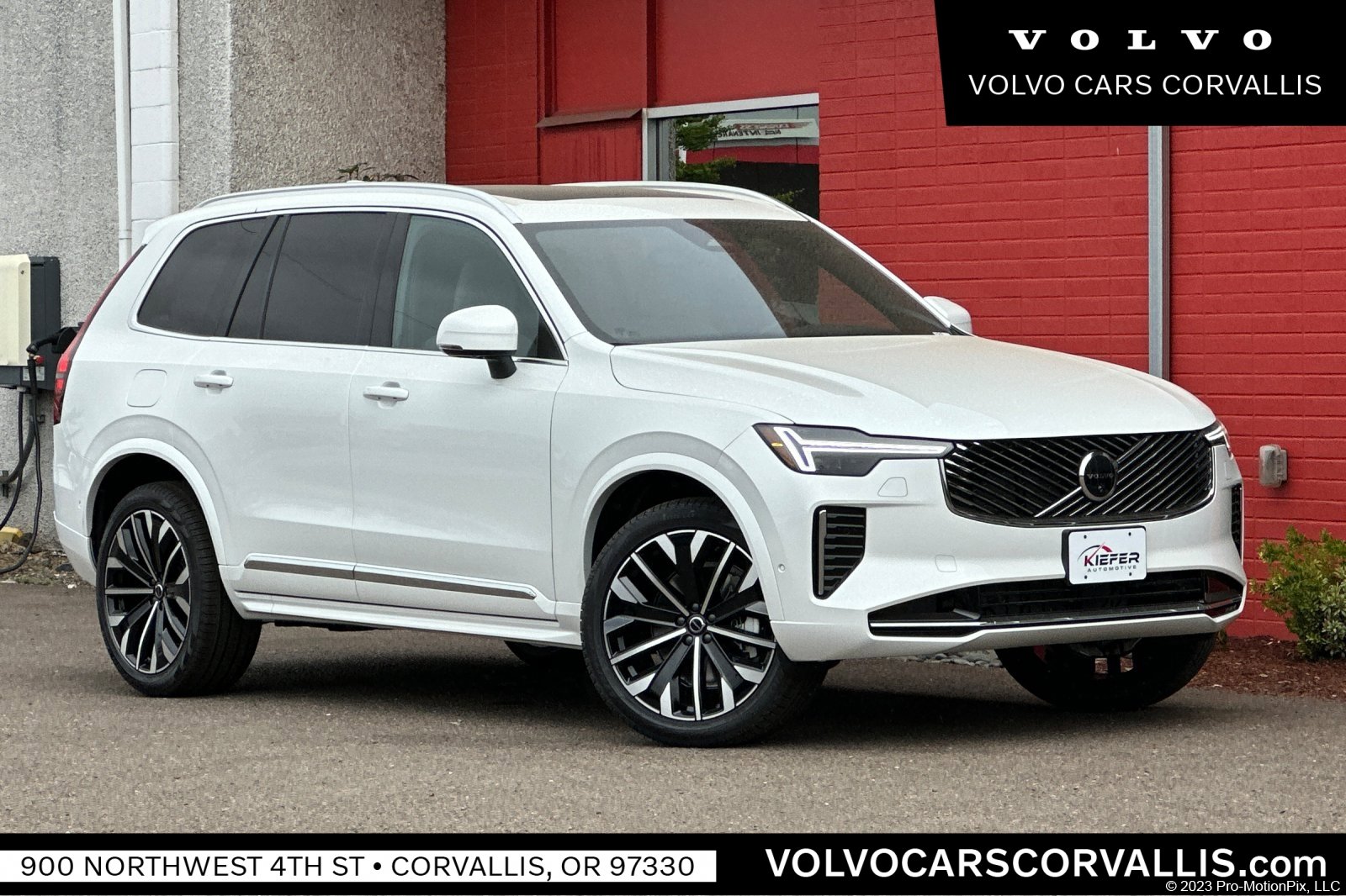 2026 Volvo XC90 Plus's photo