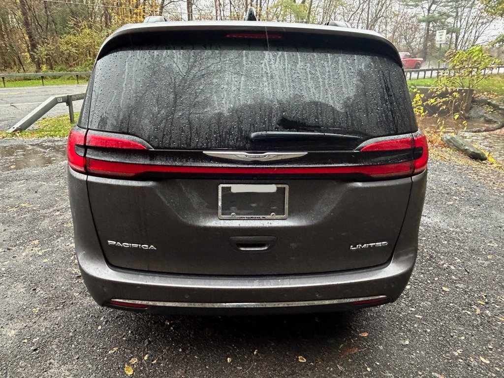 2023 Chrysler Pacifica Limited photo 3