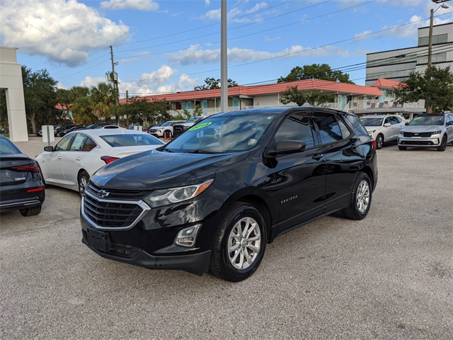 2018 Chevrolet Equinox LS photo 2