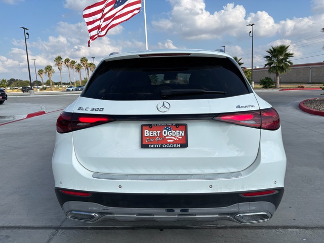 2023 Mercedes Benz GLC 300 4MATIC photo 3