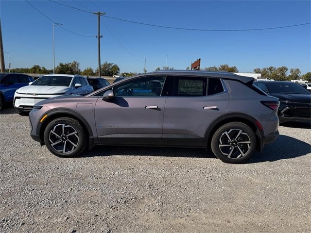 2026 Chevrolet Equinox EV 1LT photo 2