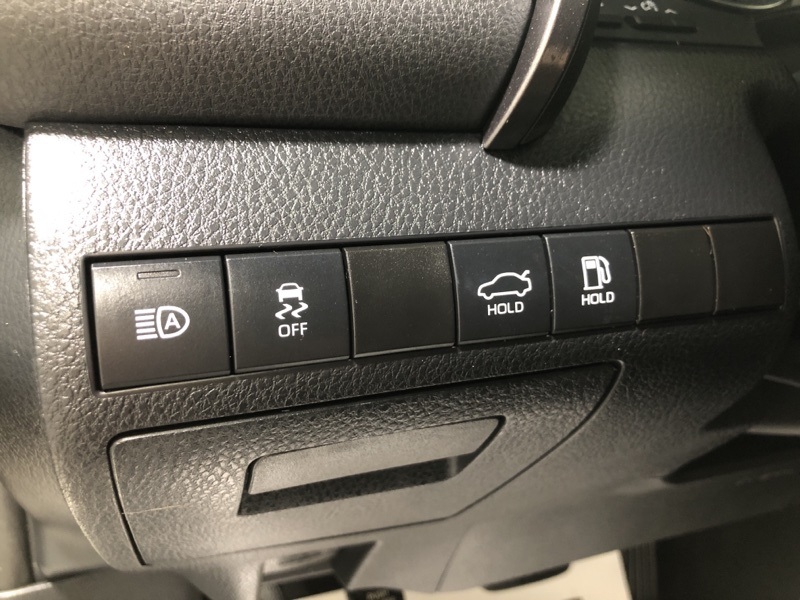 2019 Toyota Camry LE photo 19