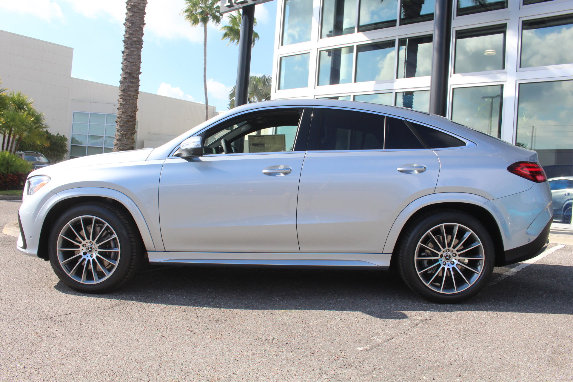 2026 Mercedes Benz GLE 450 4MATIC photo 3