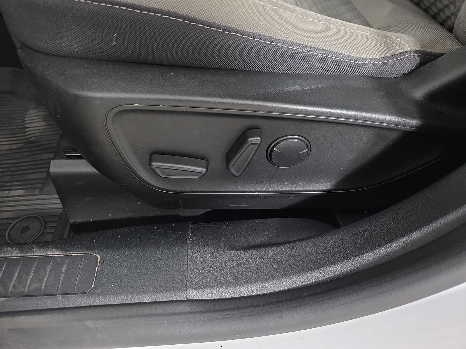 2022 Ford Escape SE photo 22