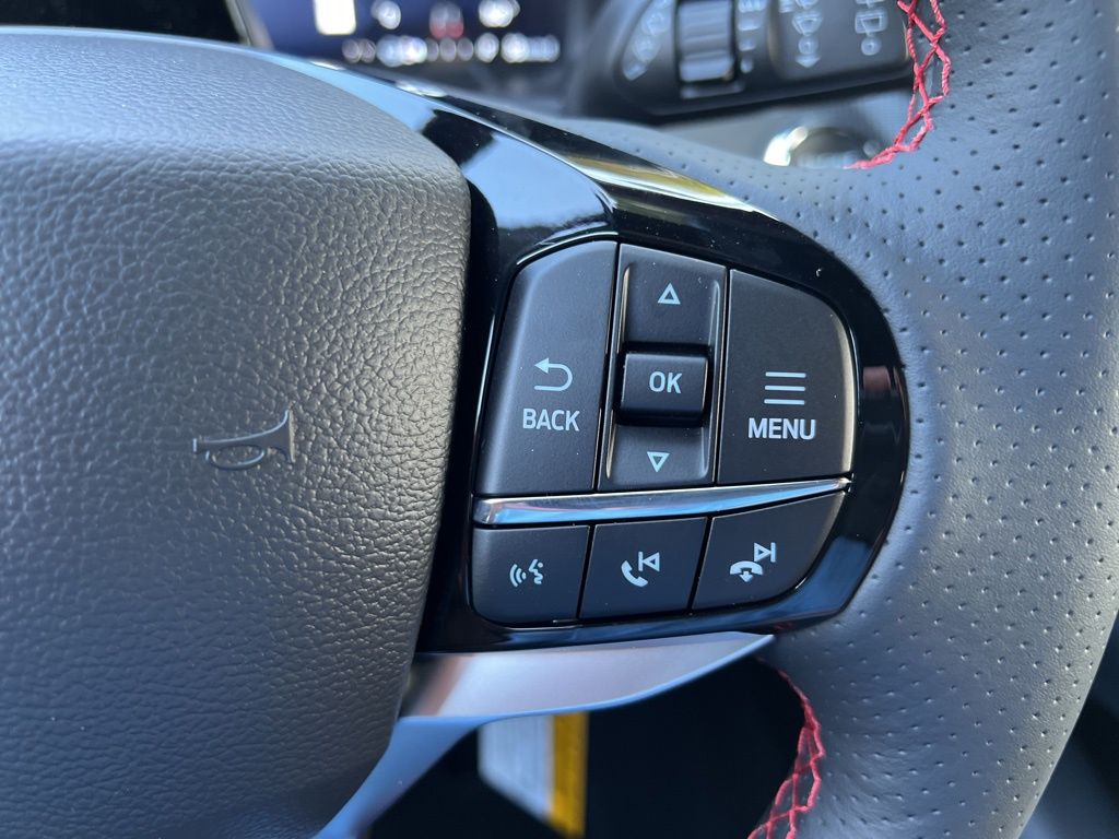 2025 Ford Explorer ST-Line photo 16
