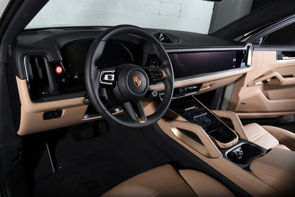 2025 Porsche Cayenne photo 17