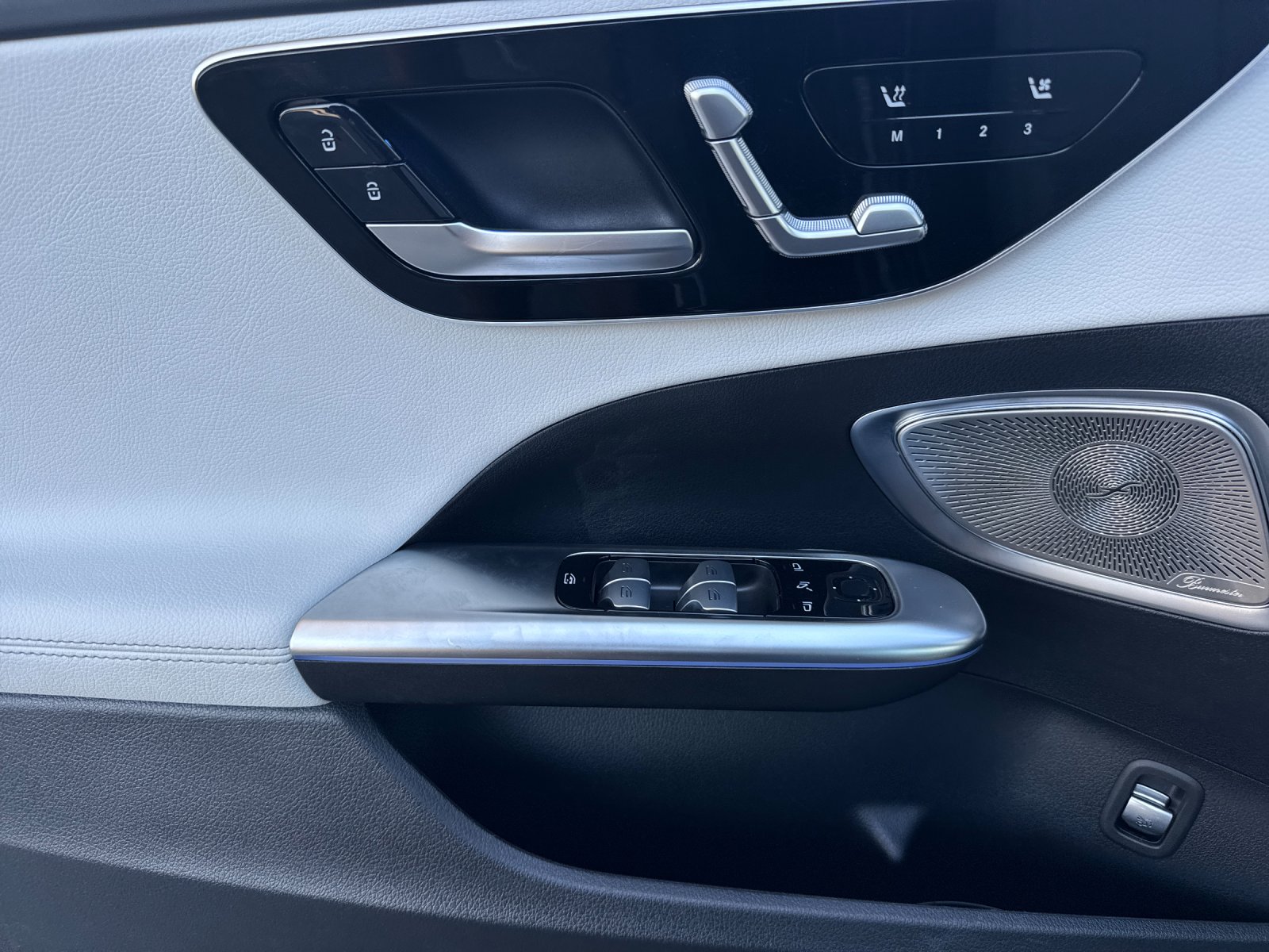 2025 Mercedes Benz C 300 photo 12