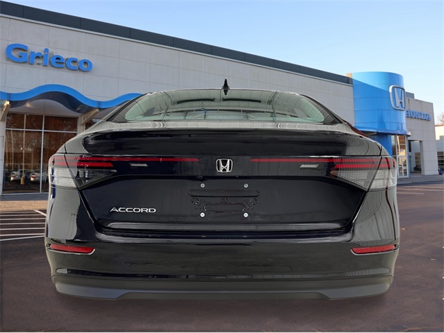 2025 Honda Accord SE photo 2