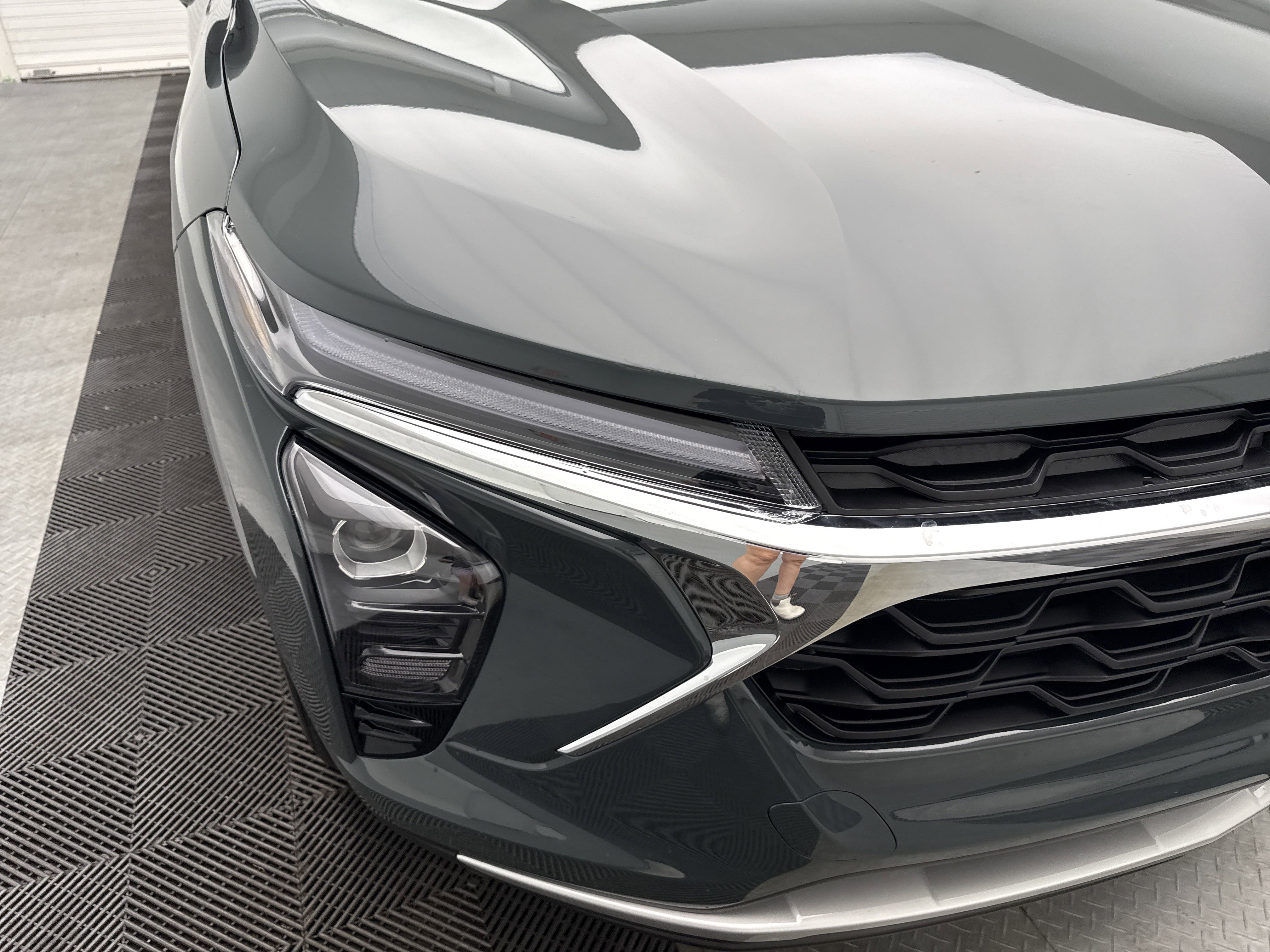 2025 Chevrolet Trax LT photo 19