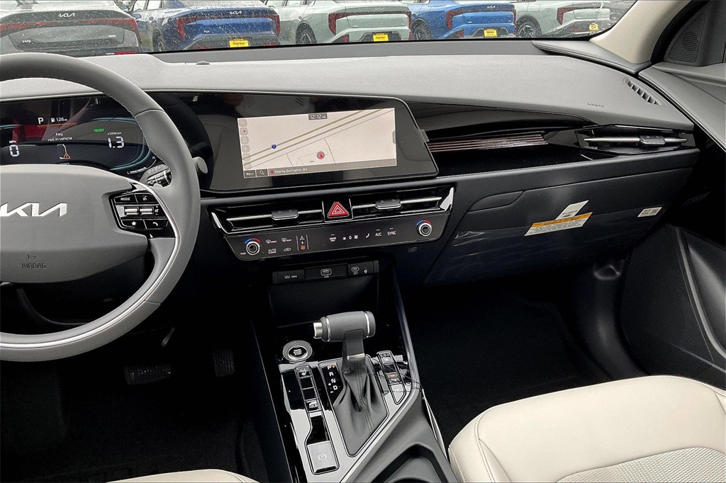 2025 Kia Niro EX photo 4