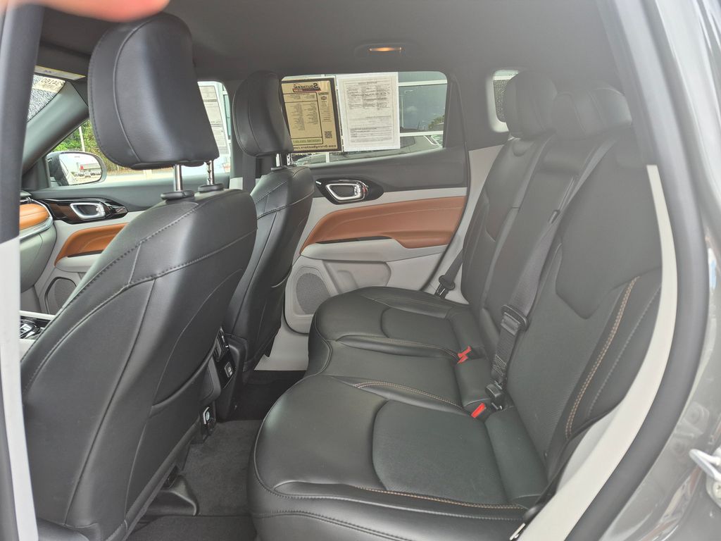 2023 Jeep Compass Limited photo 12