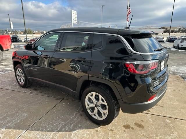 2025 Jeep Compass Sport photo 2