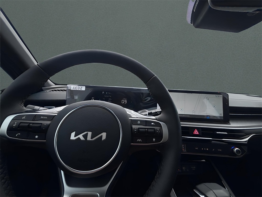 2025 Kia K5 GT-Line photo 28