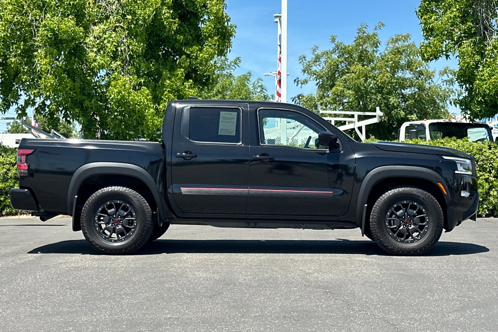 2023 Nissan Frontier PRO-X photo 3