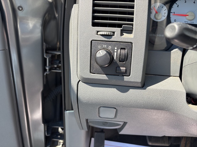 2008 Dodge Ram ST photo 16