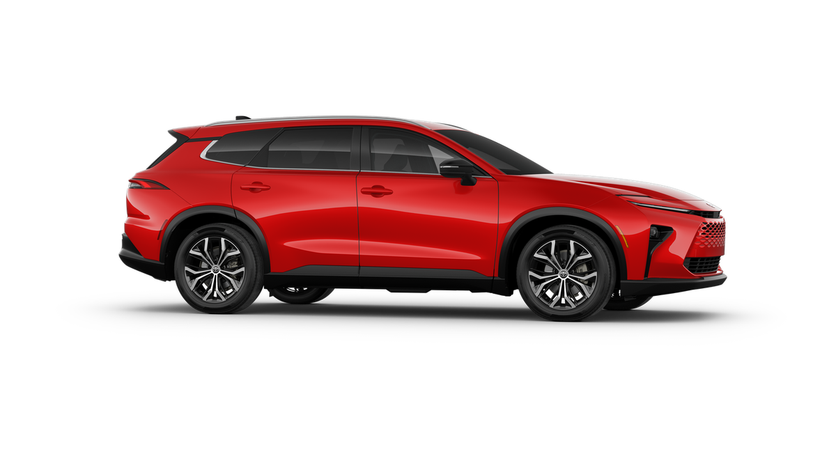 2025 Toyota Crown Signia XLE photo 2