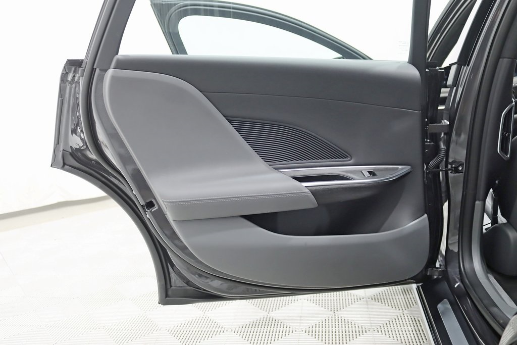 2025 Lucid Air Touring photo 35