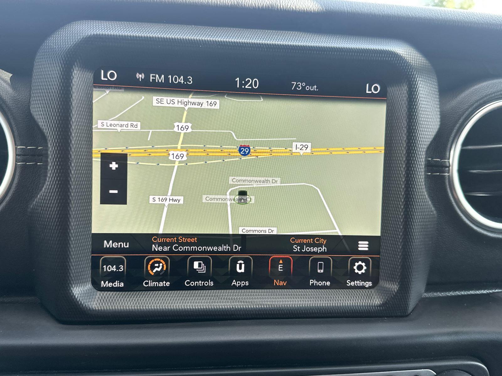 2021 Jeep Wrangler Unlimited Sahara photo 21