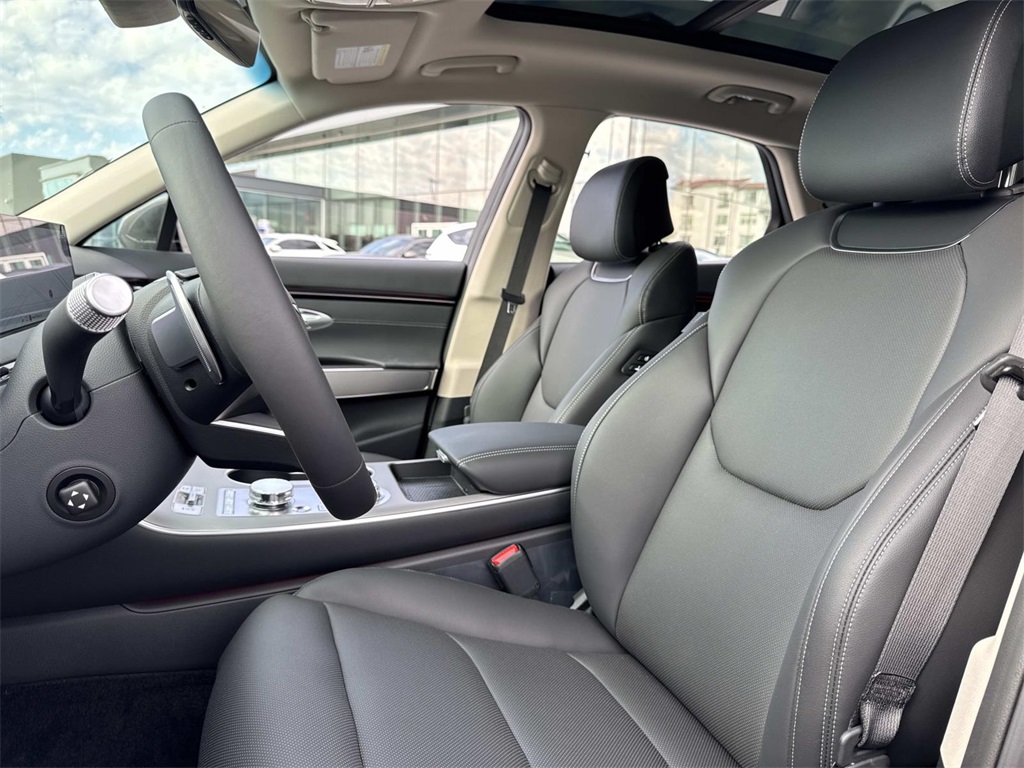 2026 Genesis GV70 2.5T Select photo 8