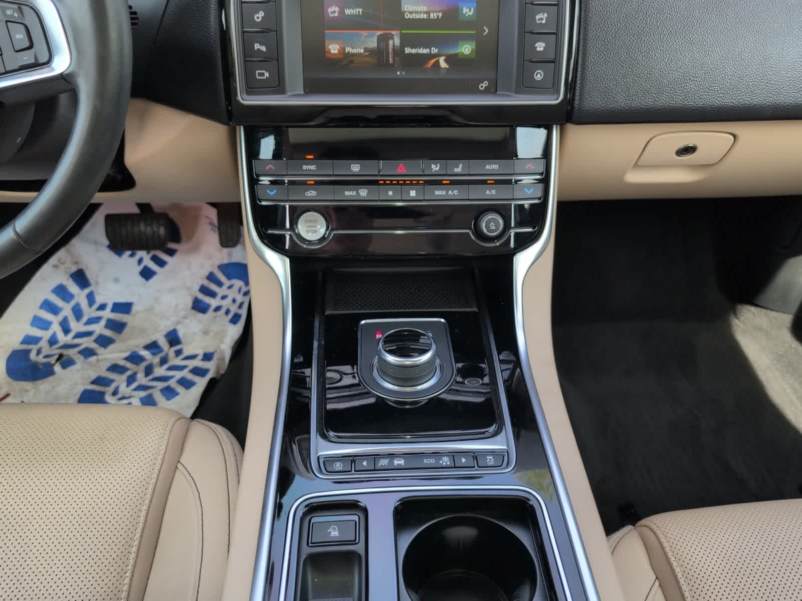 2018 Jaguar XE Prestige photo 15