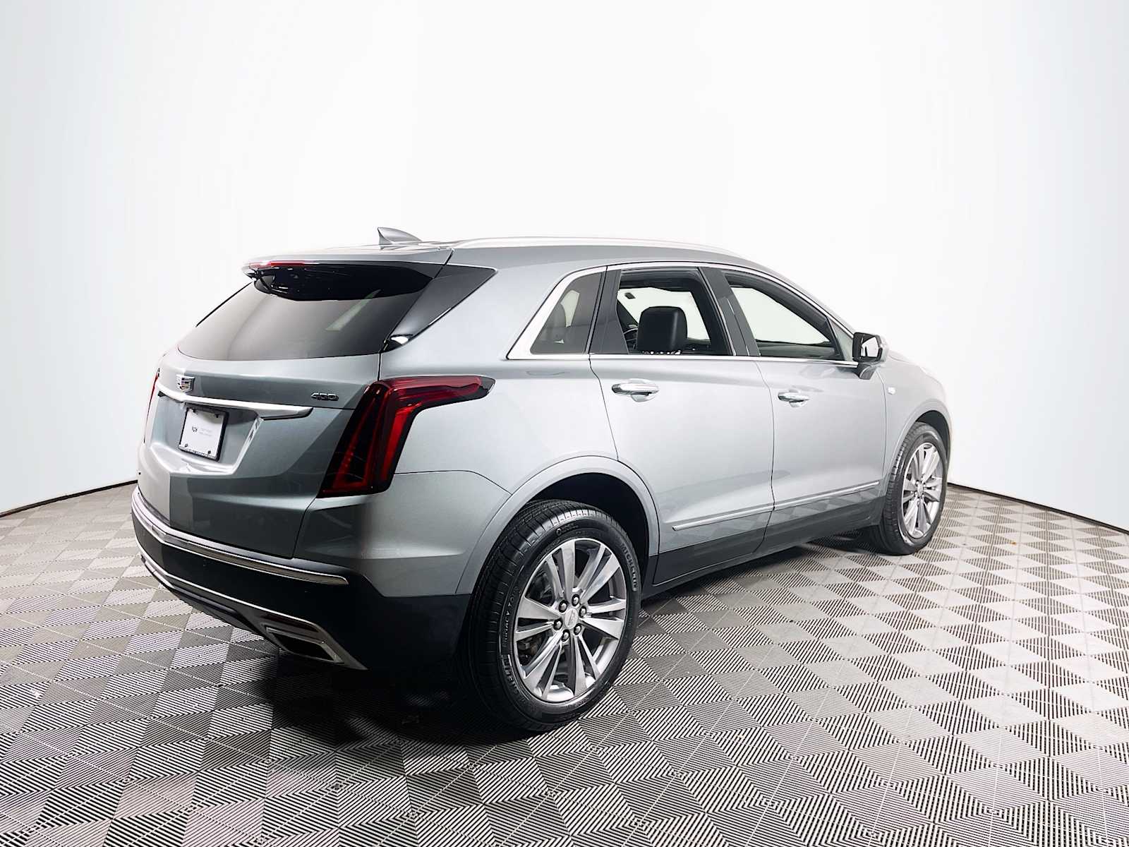 2023 Cadillac XT5 Premium Luxury photo 2