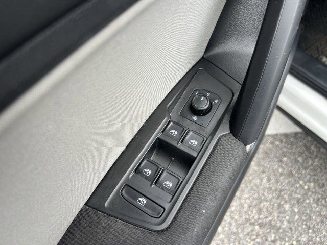 2020 Volkswagen Tiguan S photo 2