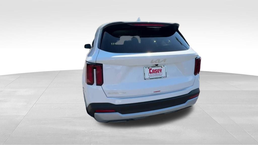 2025 Kia Sorento LX photo 4