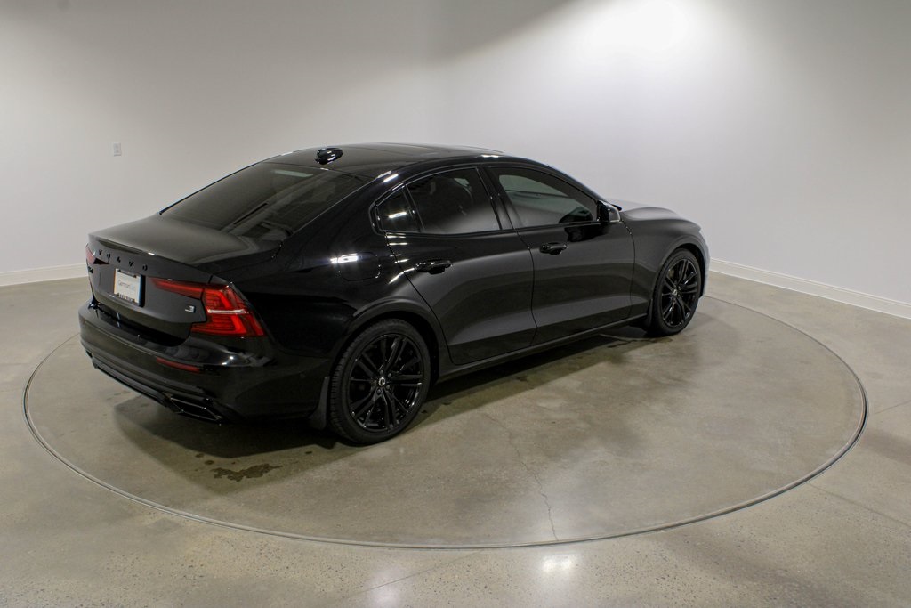 2022 Volvo S60 Recharge T8 Black Edition R-Design photo 6