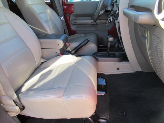 2009 Jeep Wrangler Unlimited Sahara photo 10