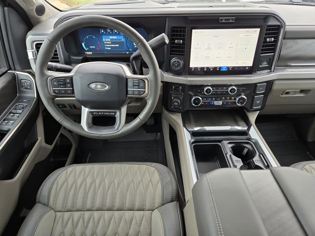 2025 Ford F-250 Platinum photo 5