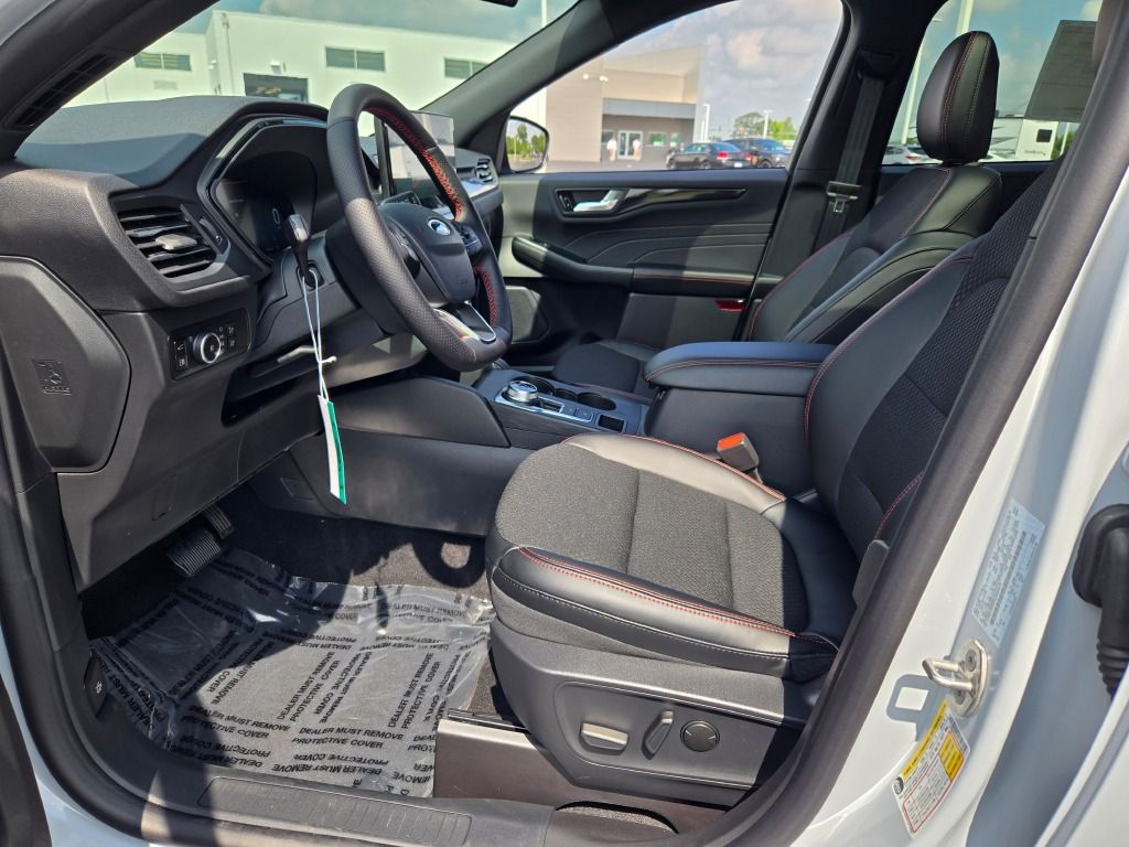 2025 Ford Escape Hybrid ST-Line Select photo 21