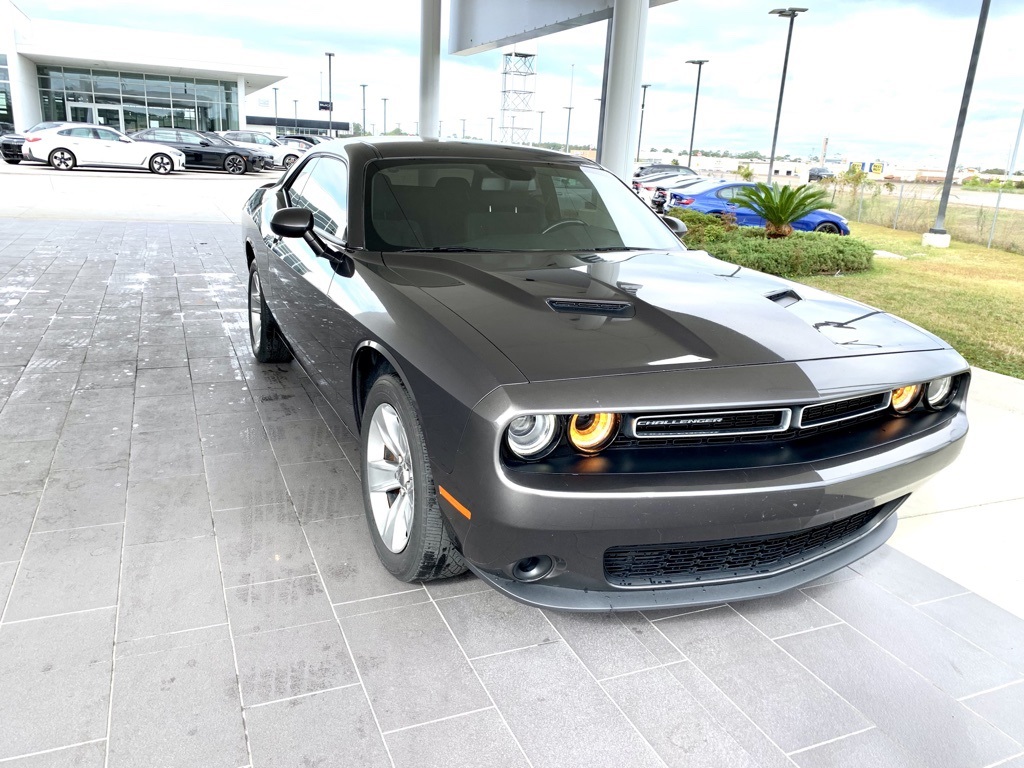 2021 Dodge Challenger SXT photo 3