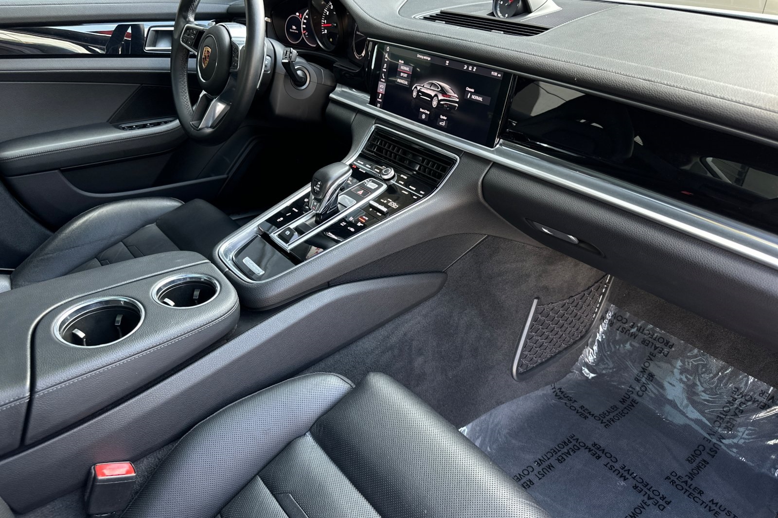 2018 Porsche Panamera 4 photo 18