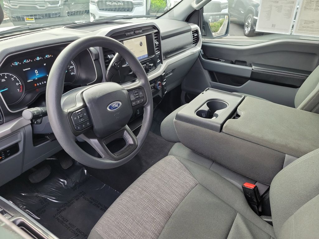 2023 Ford F-150 XLT photo 2