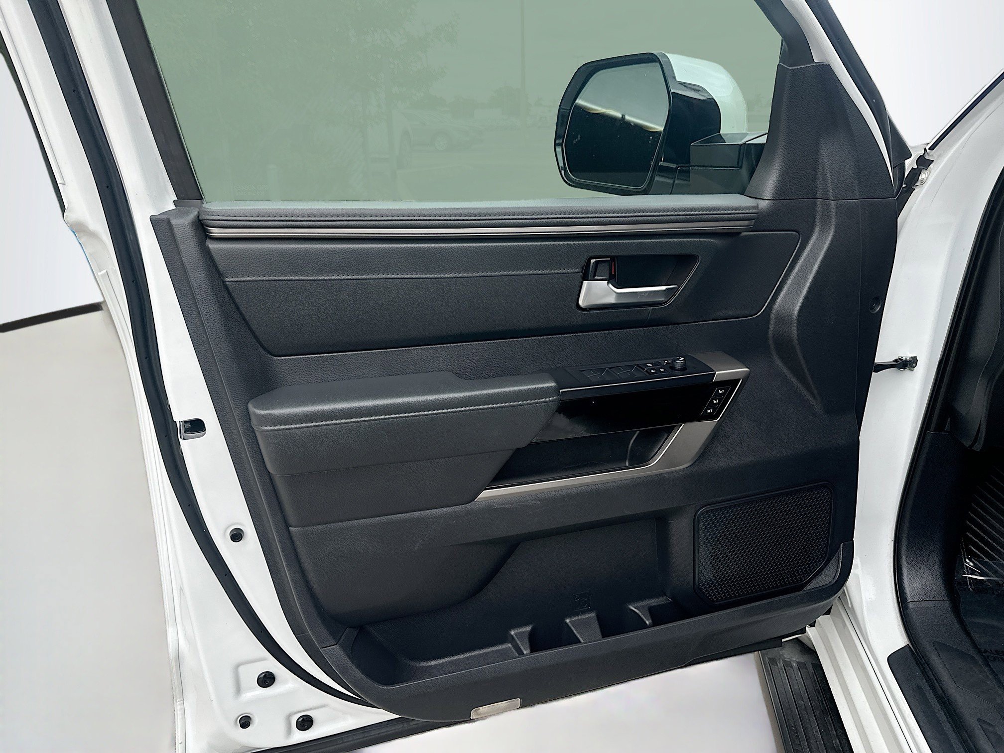 2023 Toyota Sequoia Limited photo 10
