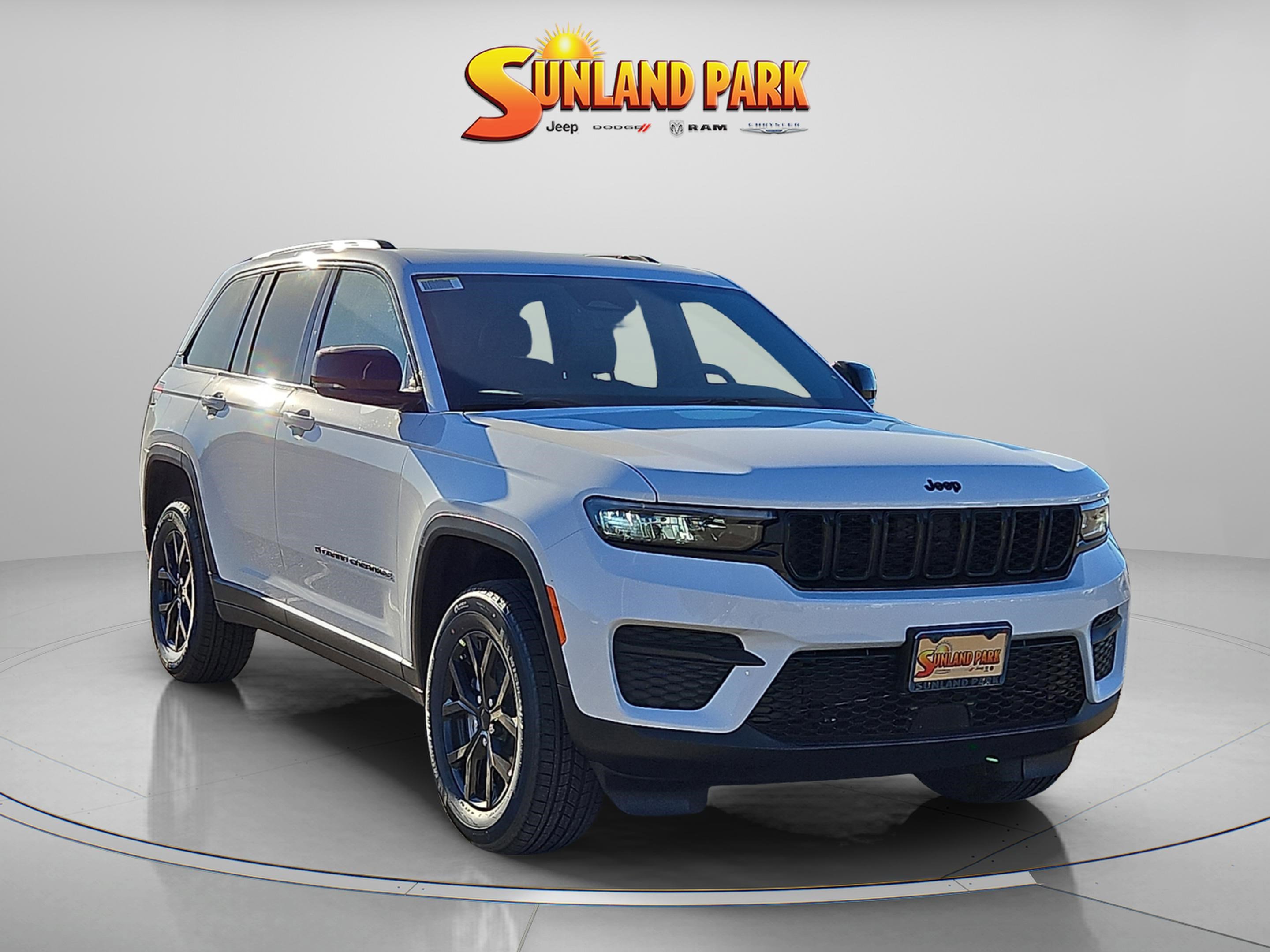 2025 Jeep Grand Cherokee Altitude's photo