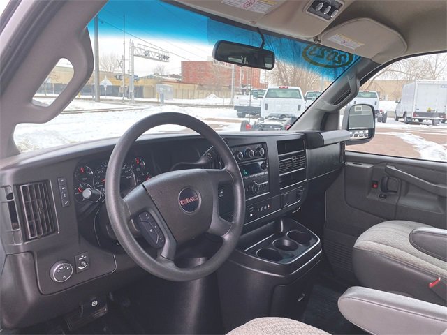 2023 Gmc Savana Passenger 2500 LS photo 2