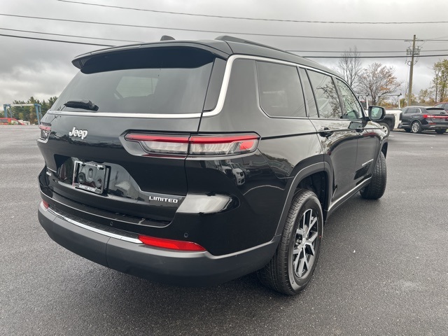 2025 Jeep Grand Cherokee Limited photo 2