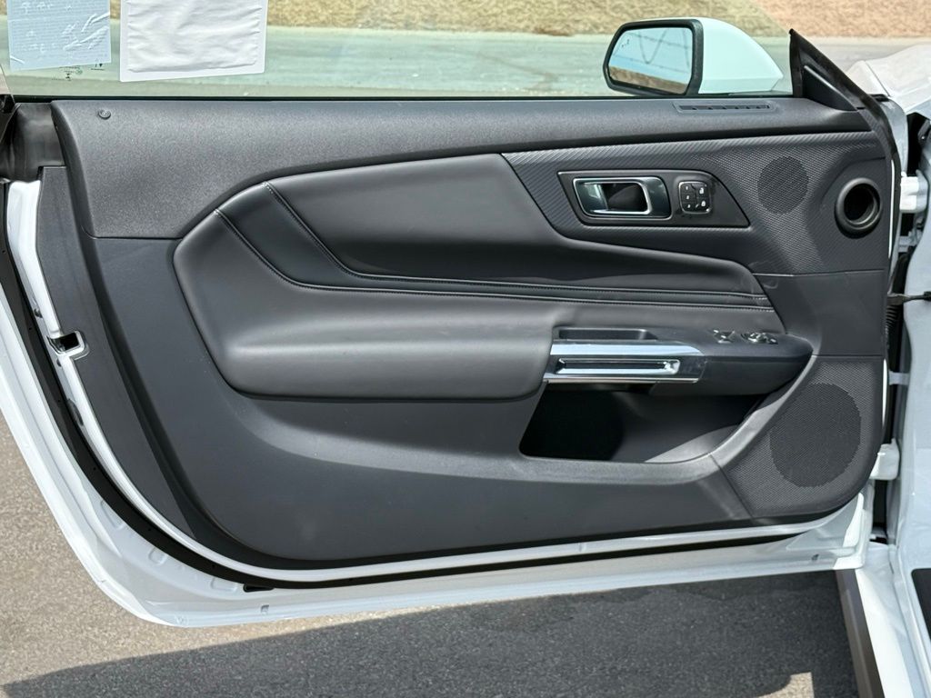 2025 Ford Mustang GT Premium photo 13