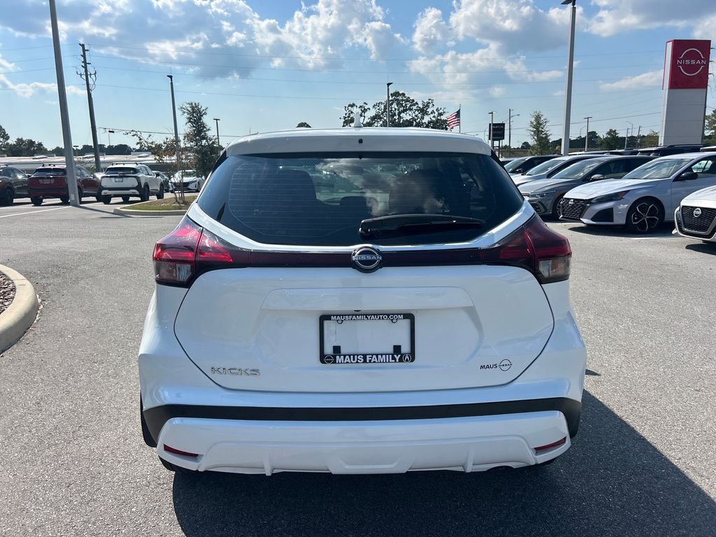 2025 Nissan Kicks Play S photo 4