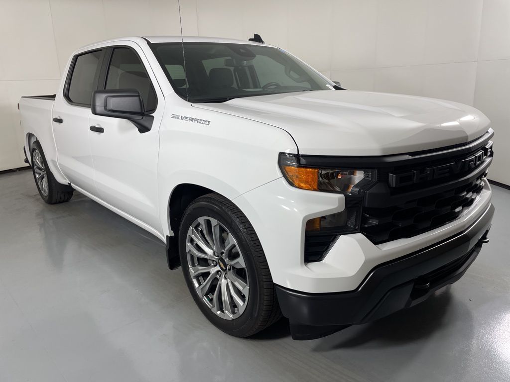 2025 Chevrolet Silverado 1500 photo 2