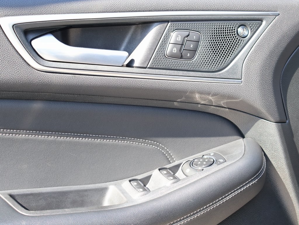 2024 Ford Edge Titanium photo 21