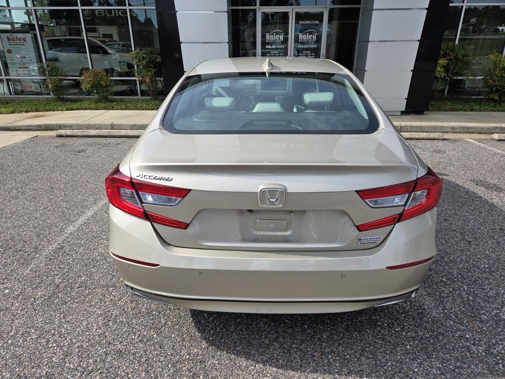 2020 Honda Accord Hybrid Touring photo 6