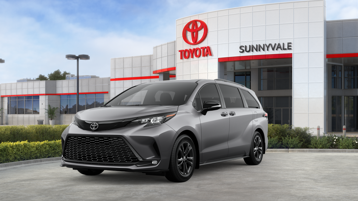 2026 Toyota Sienna XSE's photo