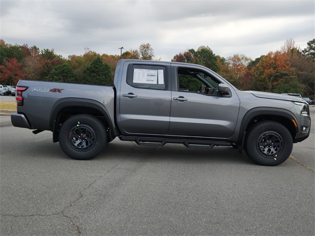 2026 Nissan Frontier PRO-4X photo 2