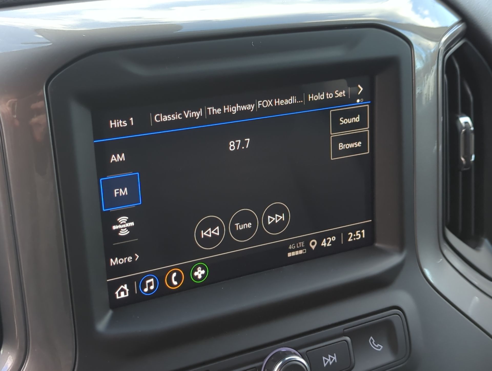 2026 Chevrolet Silverado 1500 Custom Trail Boss photo 4