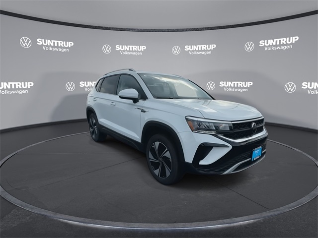 2024 Volkswagen Taos SE photo 2