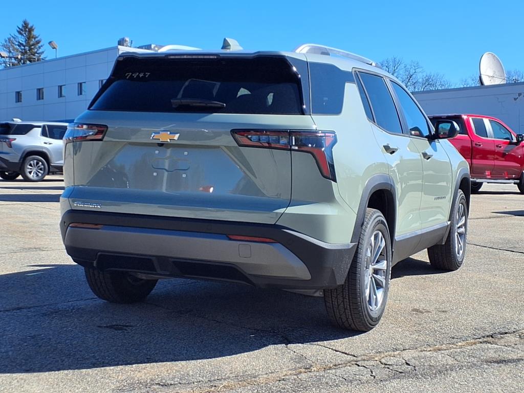 2025 Chevrolet Equinox LT photo 2