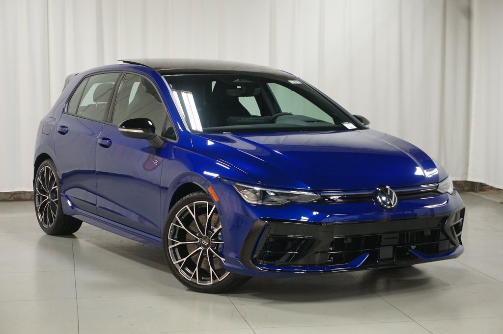 2026 Volkswagen Golf R 2.0 TSI photo 2