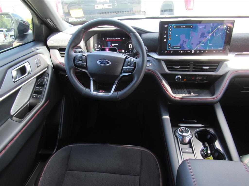 2025 Ford Explorer ST photo 13